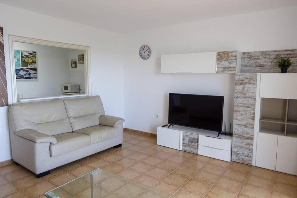 Apartamento entero, One-Bedroom Apartment in Puerto del Carmen, Tías