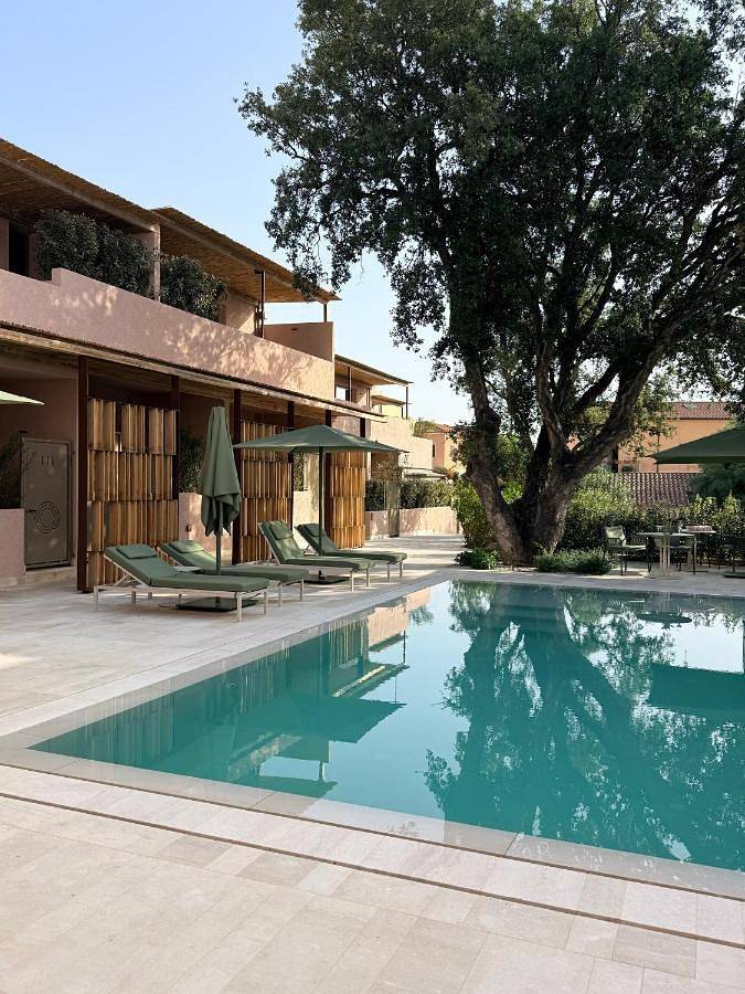 Hotel für 2 Personen, mit Balkon und Terrasse sowie Whirlpool und Garten in San Pantaleo