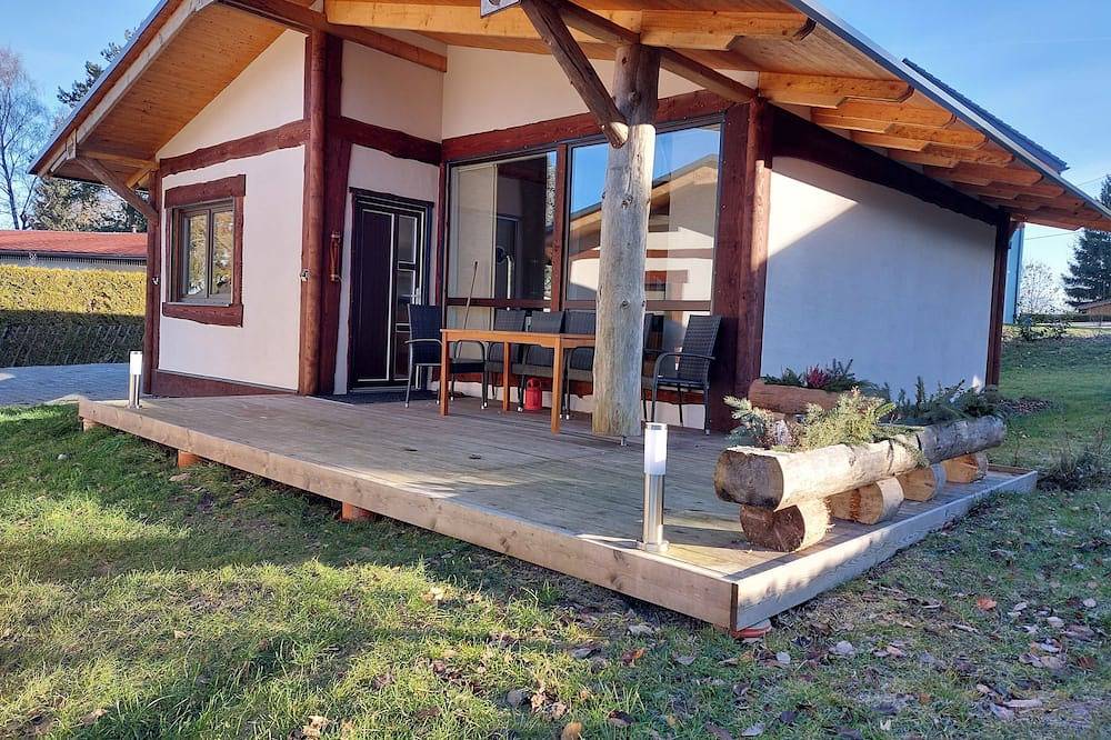 Gemütliches neu gebautes Ferienhaus im Herzen des Erzgebirges \"Haus Ost\" in Pockau-Lengefeld, Erzgebirge