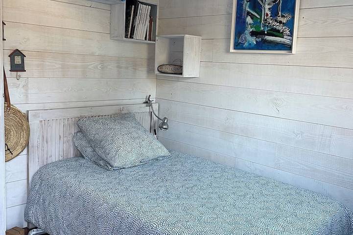 Gîte pour 6 personnes, avec terrasse et jardin dans Plage des Estagnots - 3