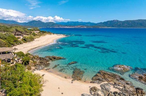 Location de vacances pour 8 personnes, avec Terrasse ainsi que Piscine et Vue dans Plage d'Abartello - 4