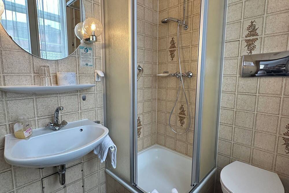 Ganze Wohnung, Doppelzimmer mit Dusche/Wc in Blaubeuren, Alb-Donau-Kreis