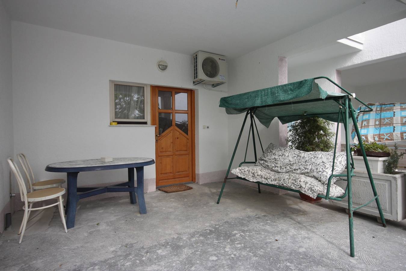 Ganze Wohnung, 2-Zimmer-Ferienwohnung mit Terrasse und Meerblick Sveti Petar, Biograd -c in Općina Sveti Filip i Jakov, Zadar