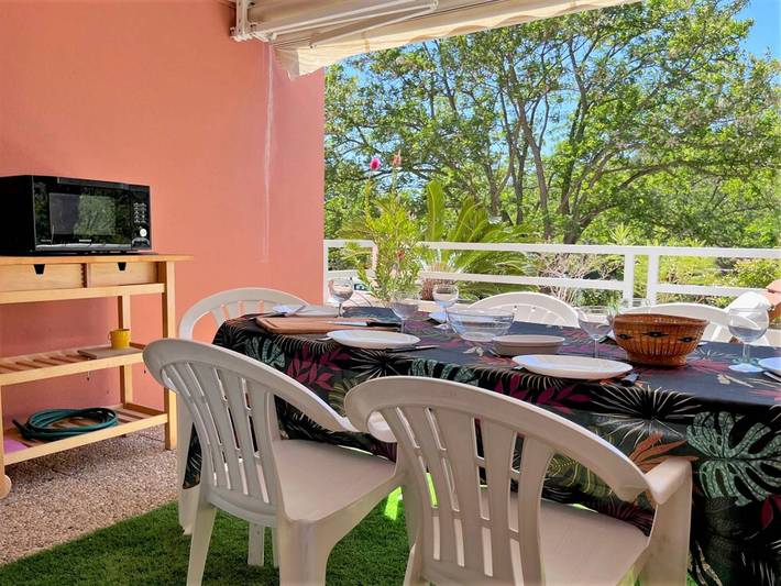 Gîte pour 6 personnes, avec Terrasse dans Cavalière