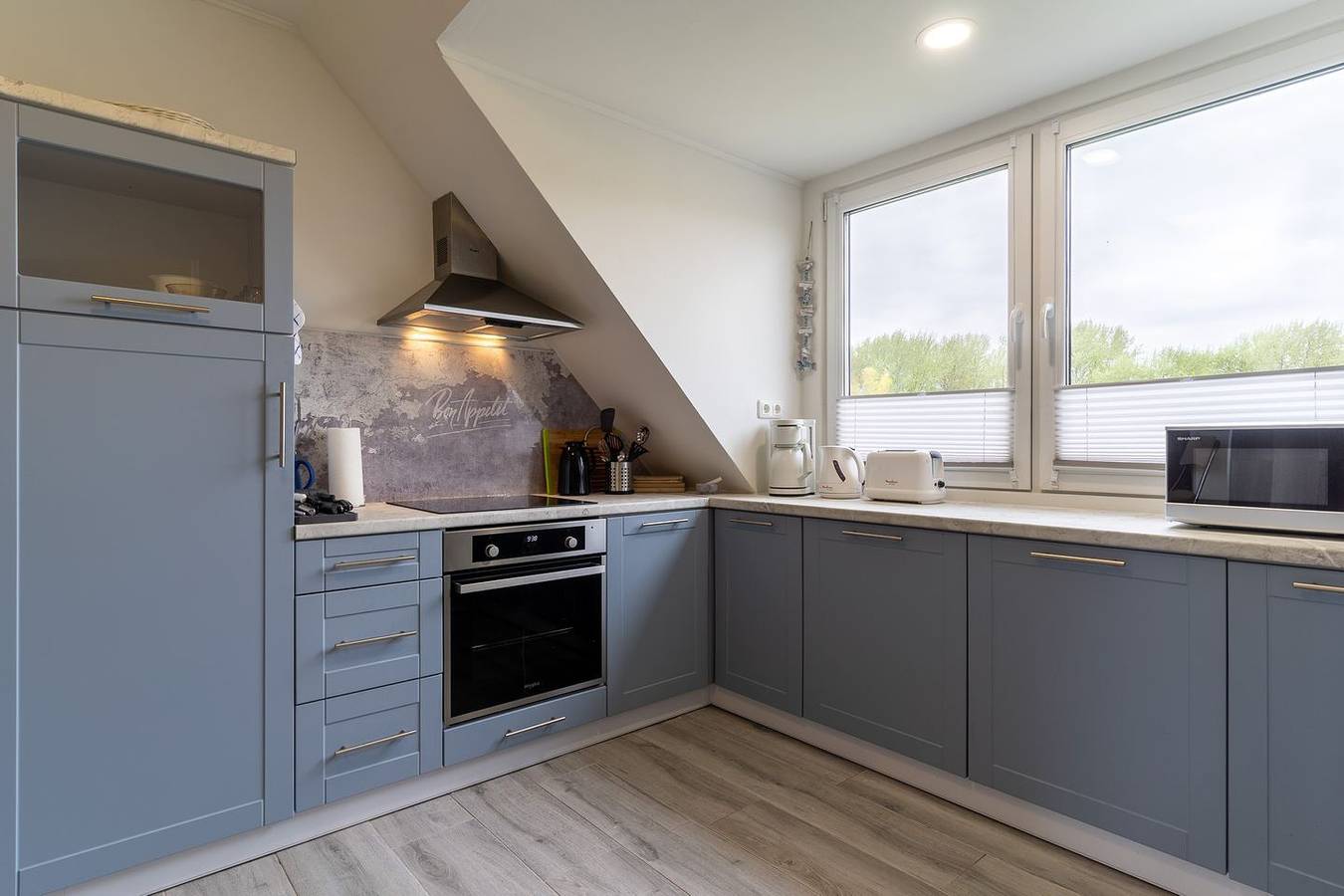 Ganze Wohnung, 3-Zimmerwohnung im 1.Og eines Einfamilienhauses mit Infrarotkabine und Balkon. in Tating, Eiderstedt