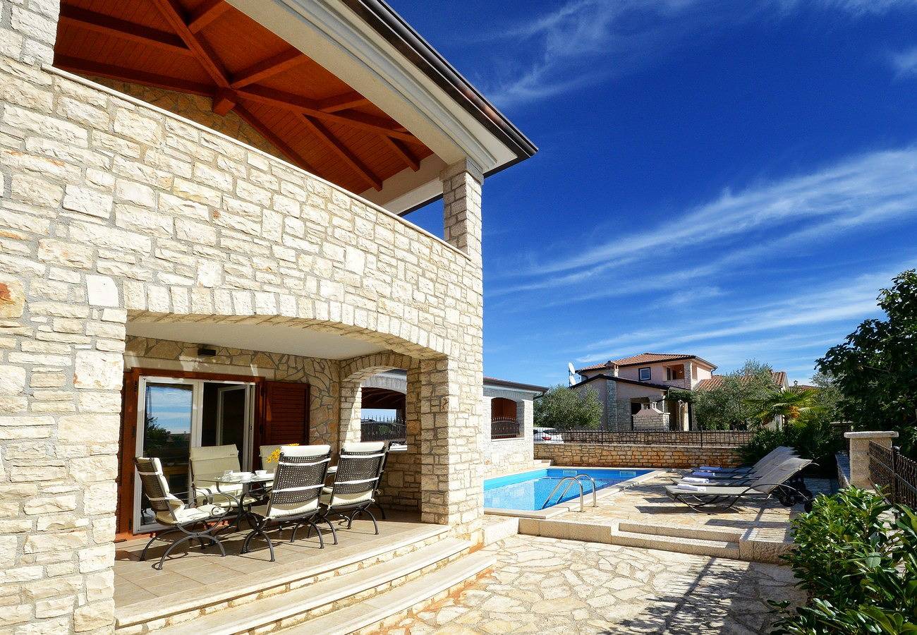 Villa Bianca with pool I Istra Pet Friendly Villa in Općina Kaštelir - Labinci, Umag Region