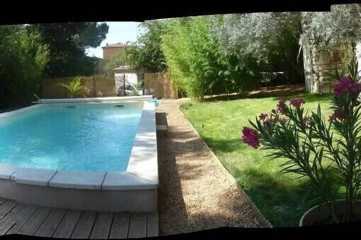 Location de vacances pour 4 personnes, avec Terrasse et Jardin à Laudun-l'Ardoise