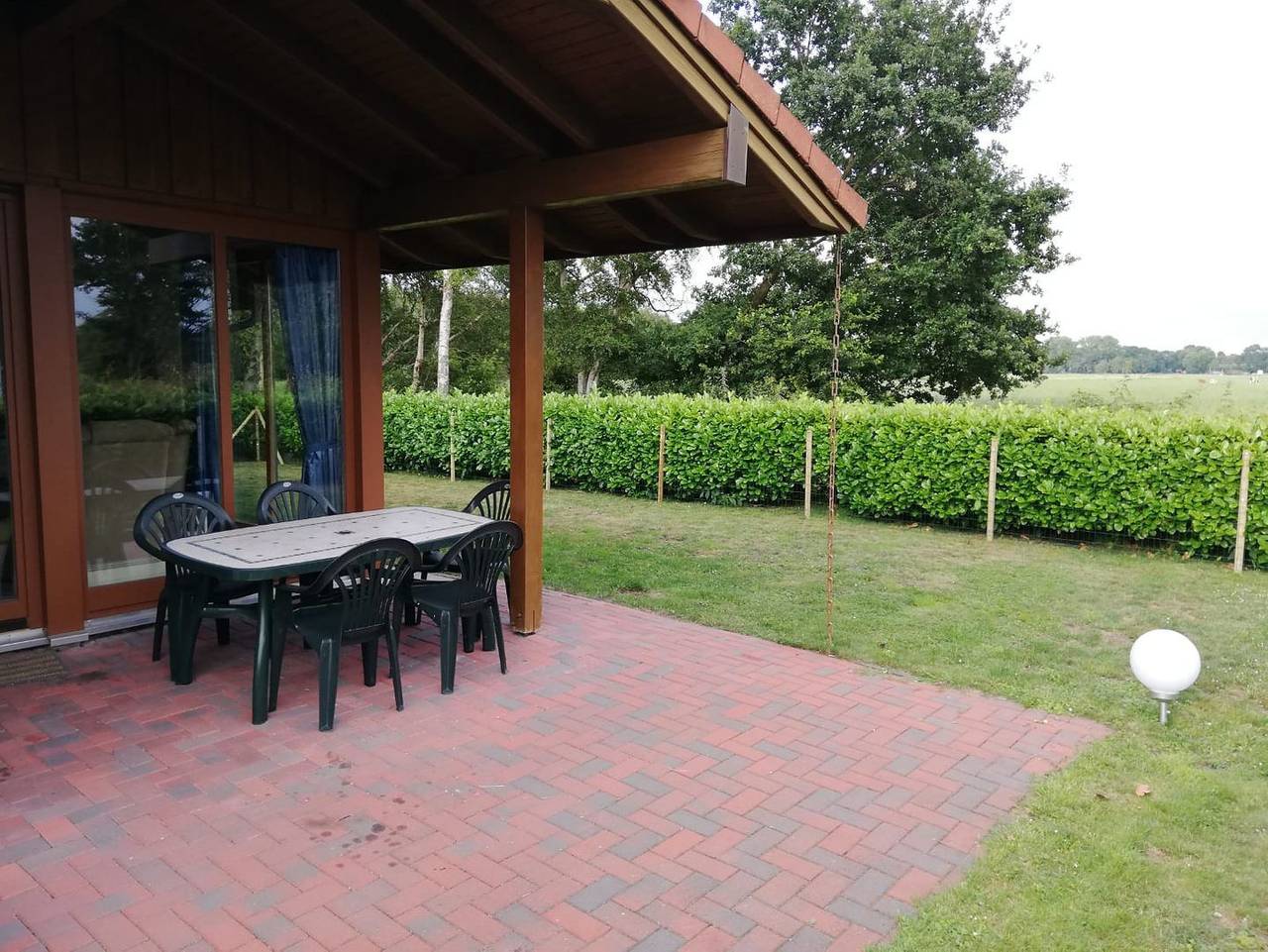 Haus Vier-Pfoten – Ferienhaus an der Nordsee mit eingezäunten Garten in Sehestedt (Jade), Jade