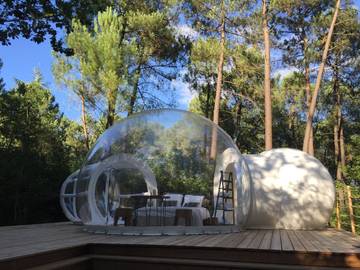 Location de vacances pour 2 personnes, avec jardin ainsi que piscine et jacuzzi à Sallebœuf