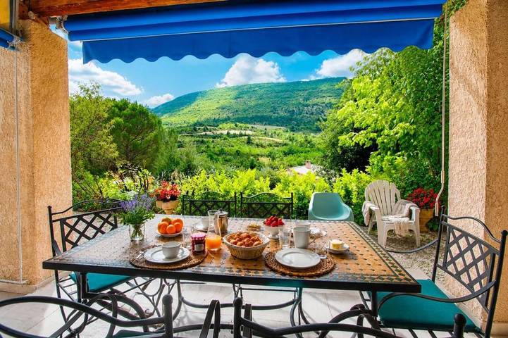 Gîte pour 6 personnes, avec piscine et jardin à La Roche-sur-le-Buis - 2