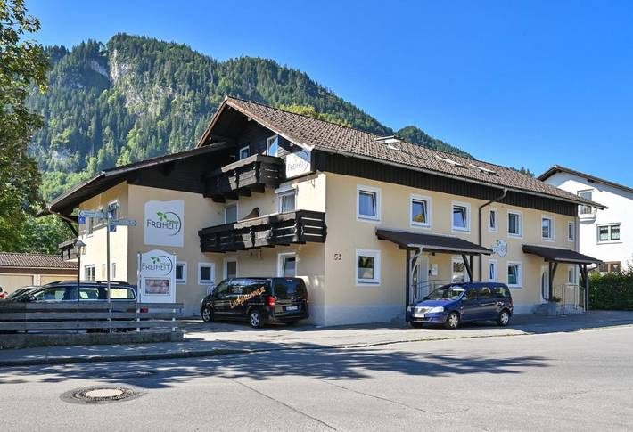 Gästehaus, mit Terrasse und Garten sowie Ausblick