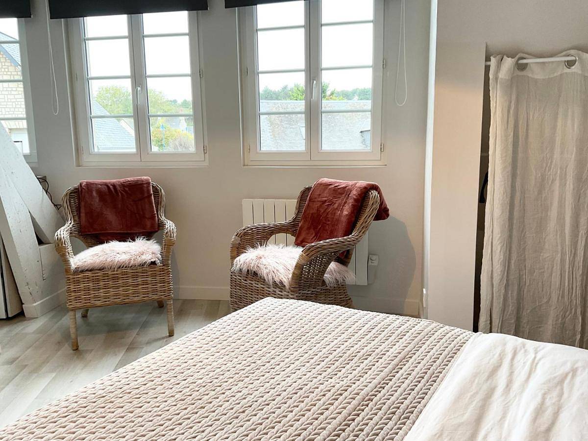 Appartement entier, One-Bedroom Apartment in Port-en-Bessin-Huppain, Région de Bayeux