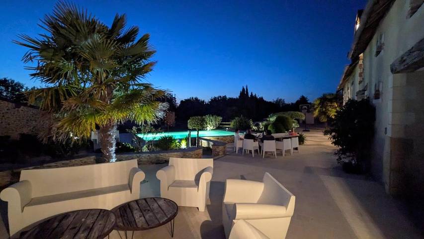Location de vacances pour 10 personnes, avec vue et vue sur le lac ainsi que piscine et jardin dans Les Hauts-d'Anjou - 4