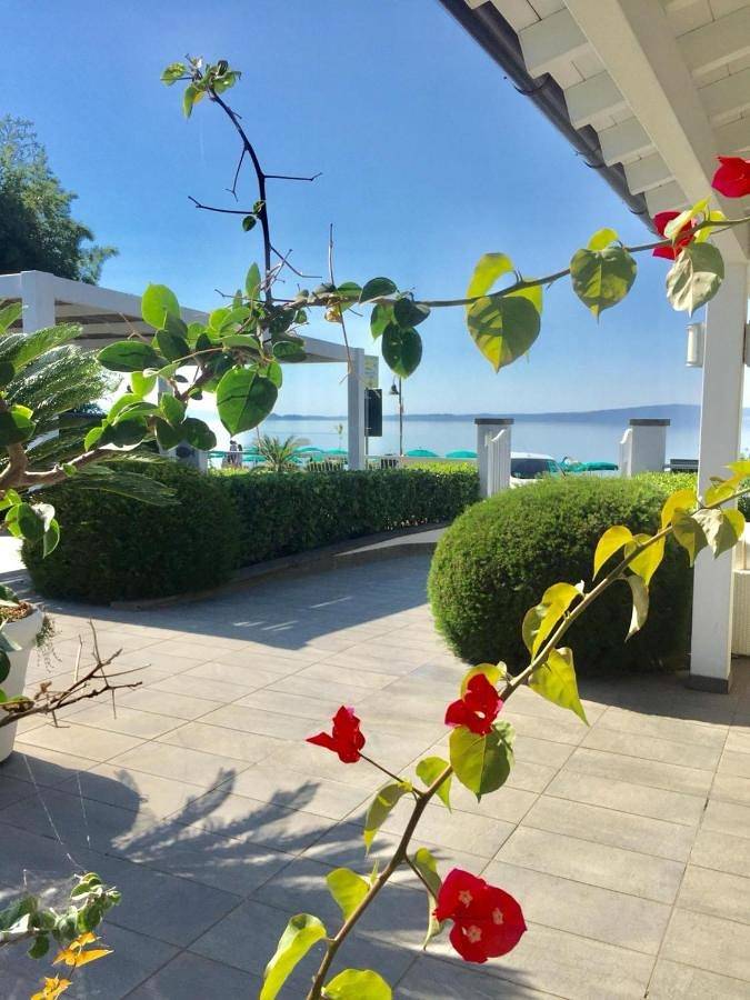 Skipper White Guest House in Skipper by Sandro Beach, Trevignano Romano