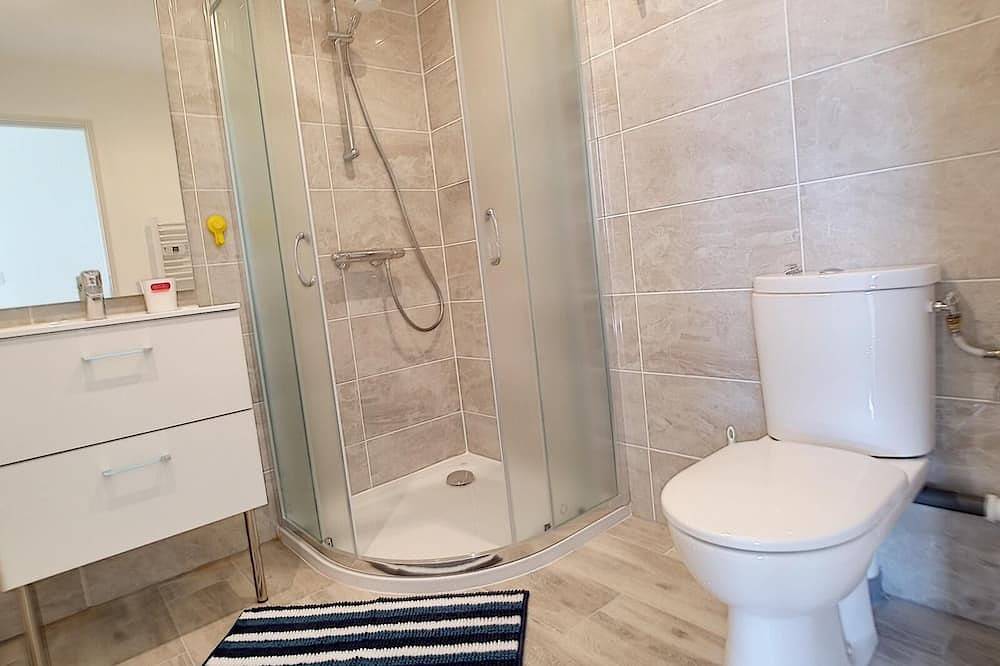 Ganze Wohnung, 40m2 apartment with terrace in Clairvaux-les-Lacs, Jura