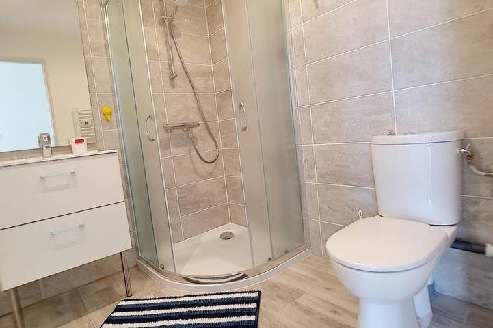 Ganze Wohnung, 40m2 apartment with terrace in Clairvaux-les-Lacs, Französischer Jura