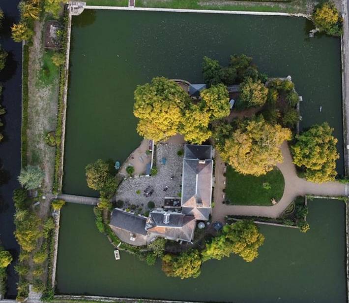 Chambre d’hôte pour 6 personnes, avec Balcon et Terrasse ainsi que Jardin et Vue sur le lac