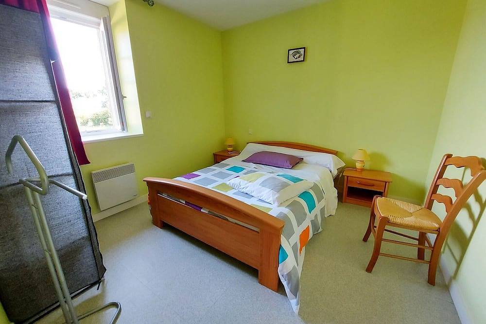Gîte de charme avec jardin clos et activités familiales en Mayenne in Saint-Mars-sur-Colmont, Mayenne