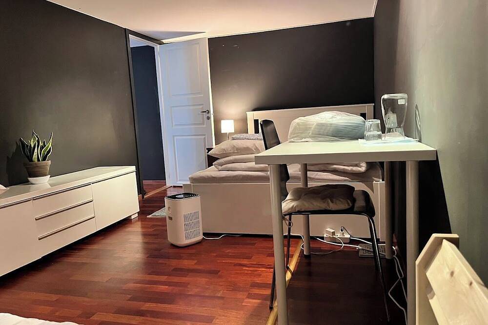 Charming large room -Bnb- with balcony in wonderful Stavanger Center  in Storhaug, Stavanger