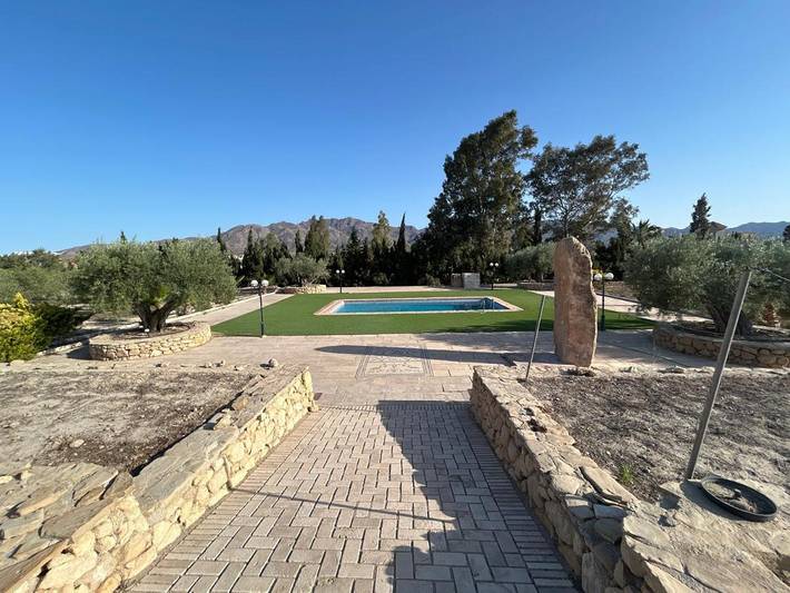 Chalet para 6 personas, con jardín además de piscina y vistas - 1