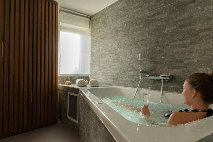 Gîte pour 4 personnes, avec jacuzzi et terrasse, animaux acceptés à Herve - 4