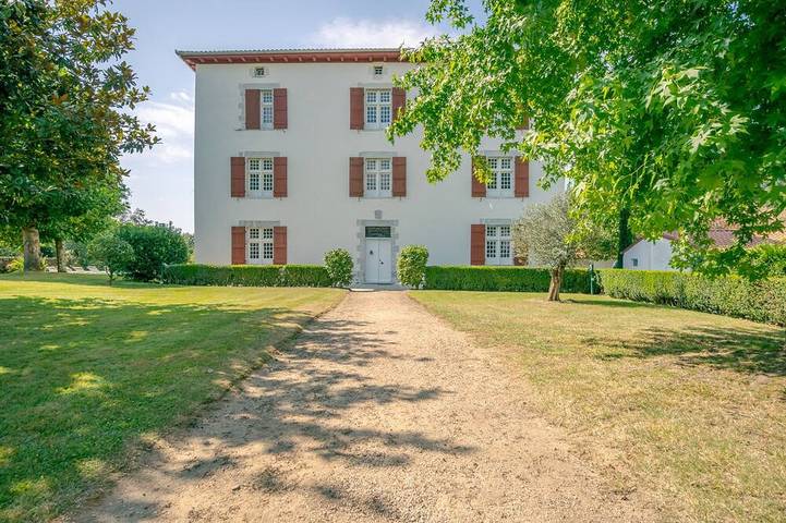 Maison de vacances pour 15 personnes, avec jardin à Cambo-les-Bains