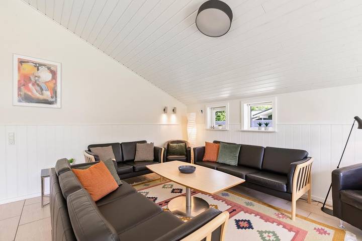 Beautiful holiday home in prime location with large games room in Nørre Nebel, Región de Varde