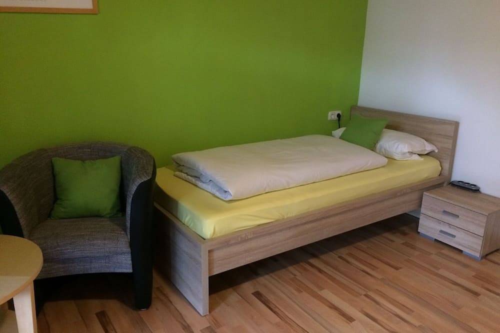 Ganze Wohnung, Gemütliche Ferienwohnung (60 qm) für 2 Personen mit Balkon in Motten, Rhön-Bayern