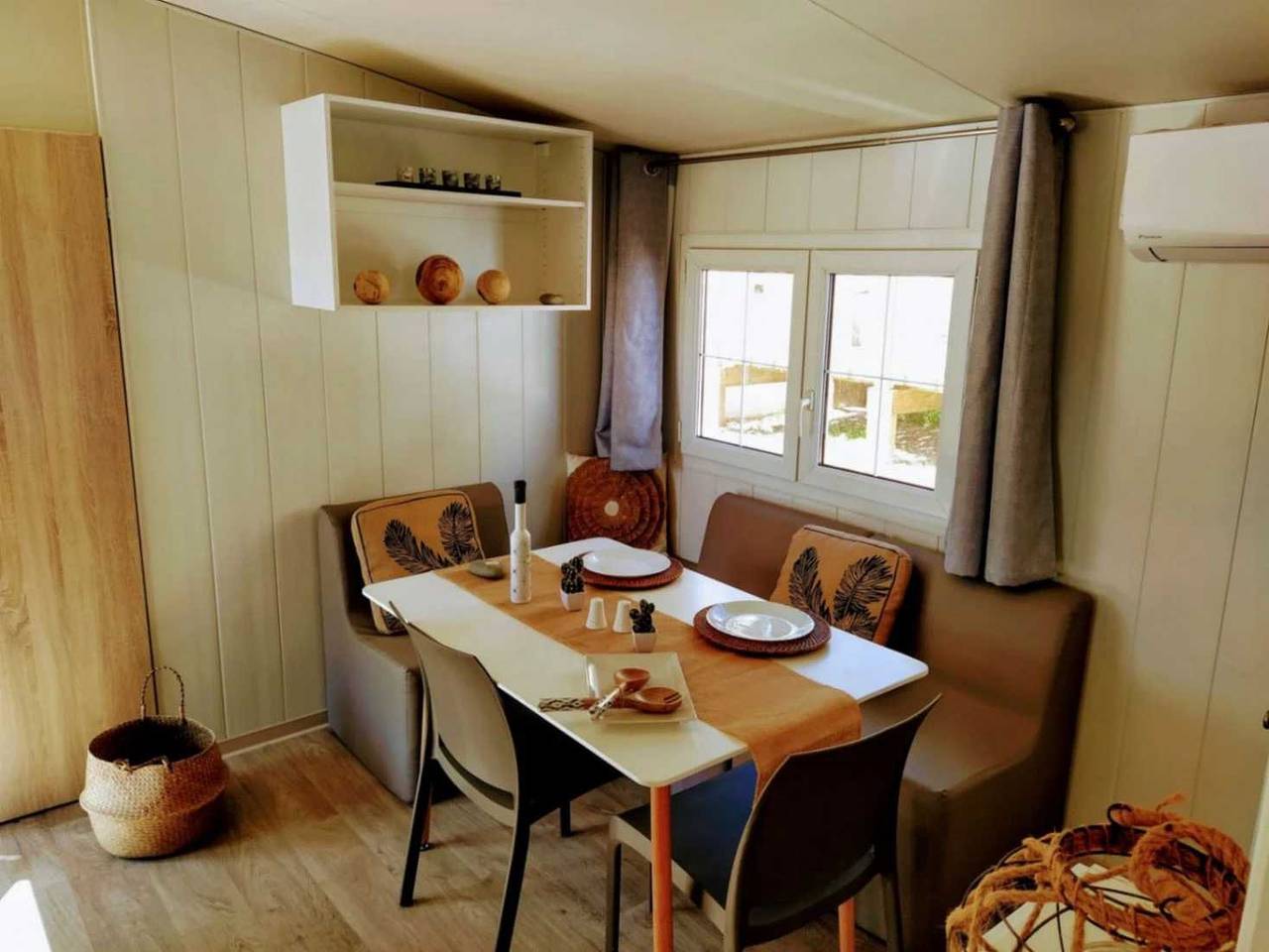 Camping - ccagfdh in La Seyne-sur-Mer, Région de Toulon