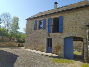 Gîte pour 6 personnes, avec terrasse, animaux acceptés à Saint-Étienne-du-Valdonnez