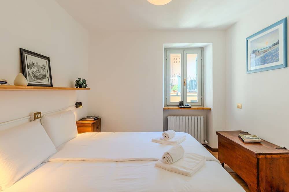 Prachtig vrijstaand vakantiehuis met Wifi, Tv, patio, panorama en huisdieren toegestaan in Dervio, Westelijke Orobie-Alpen