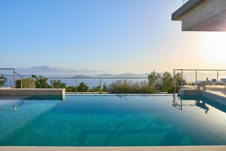 Villa con piscina per 6 persone, con giardino e panorama nonché piscina in Grad Dubrovnik