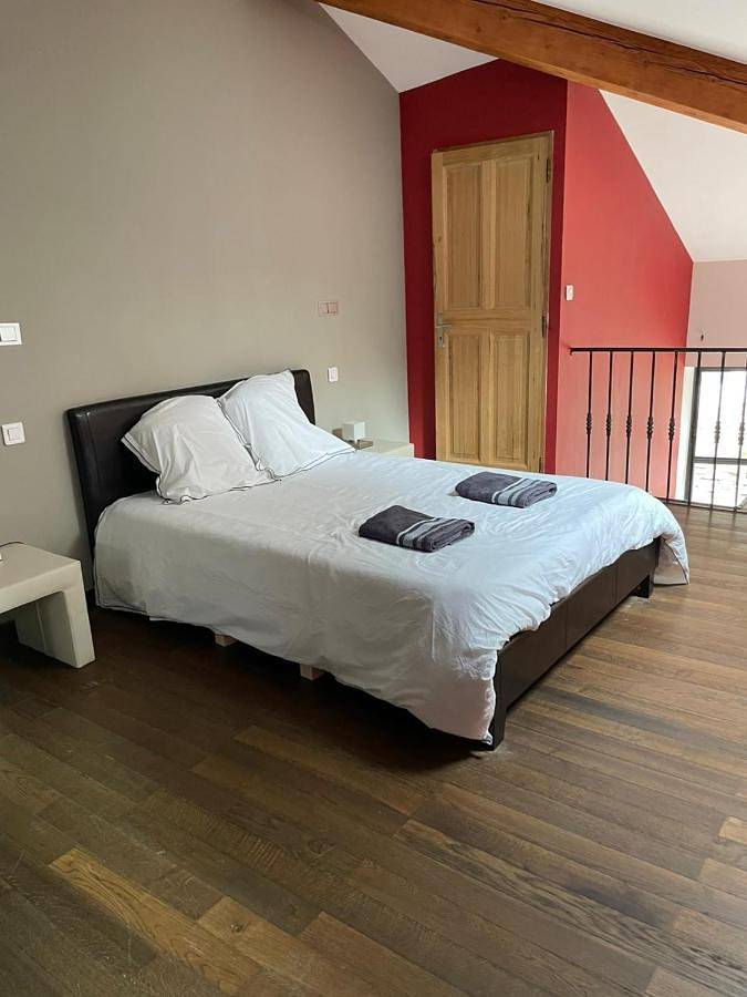Location de vacances pour 4 personnes, avec terrasse et vue à Saint-Hippolyte-de-Montaigu