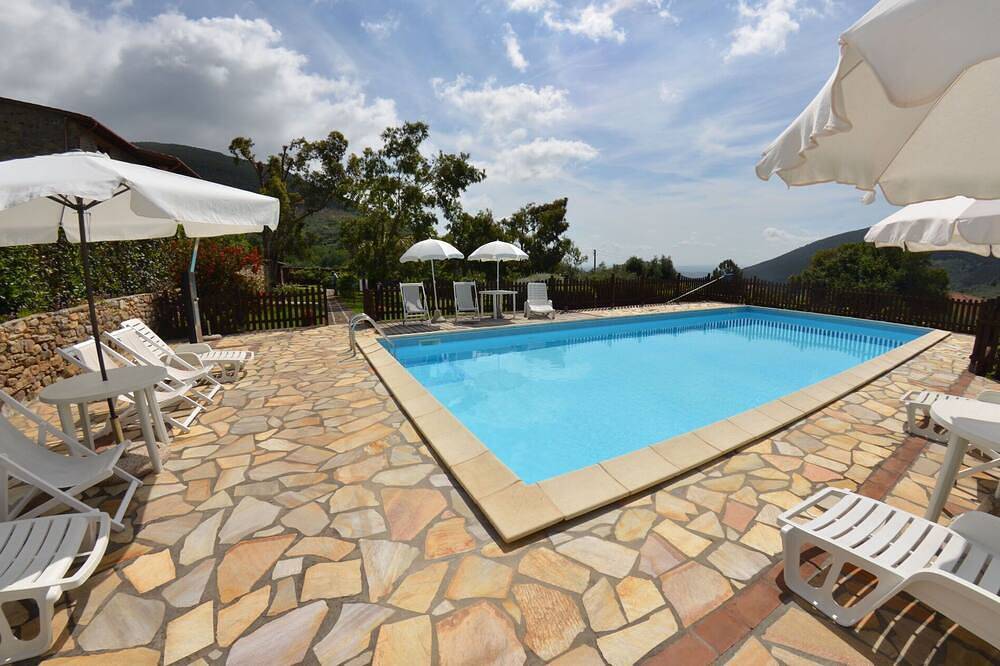 Casa vacanza a Buti a partire da 313€ a notte
