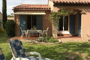 Cottage pour 4 personnes, avec piscine ainsi que jardin et terrasse à Pierrevert