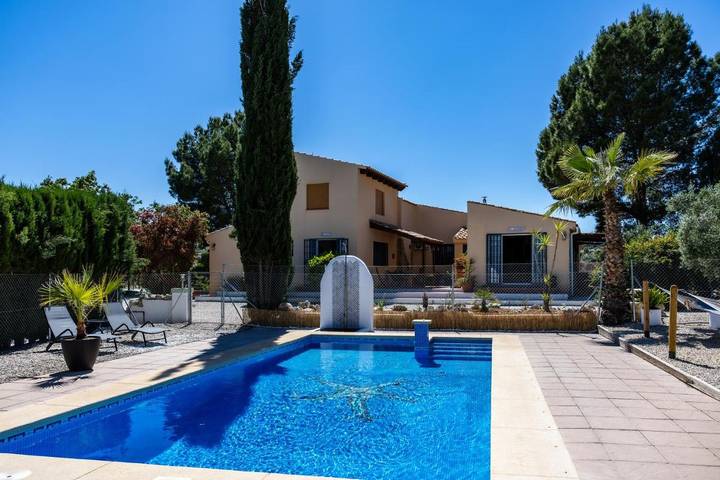 Location de vacances pour 4 personnes, avec Terrasse et Jardin ainsi que Piscine et Vue à Abarán