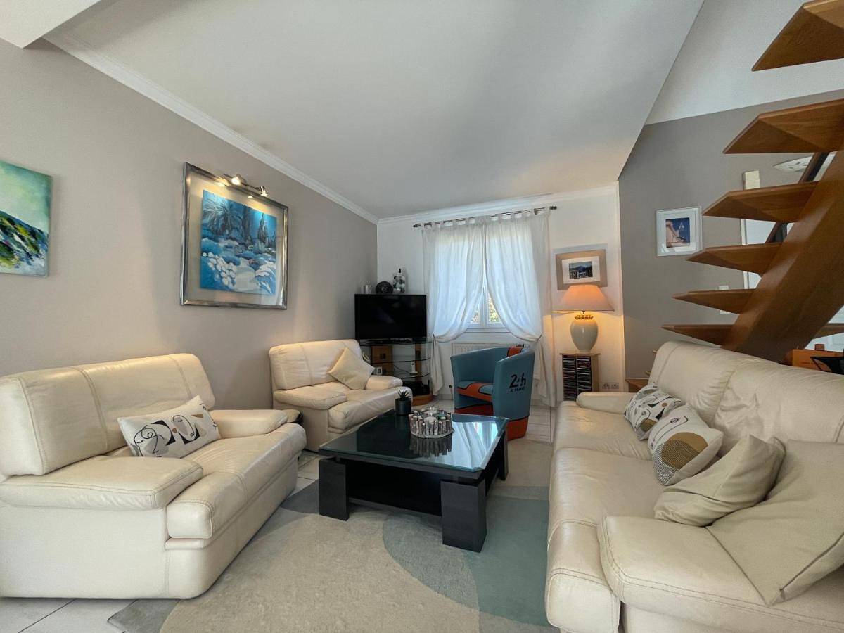 Appartement de vacances entier, Three-Bedroom Home in Saint-Saturnin, Sarthe