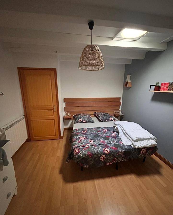 Chambre avec piscine, saison estivale in Urrugne, Région de Bayonne