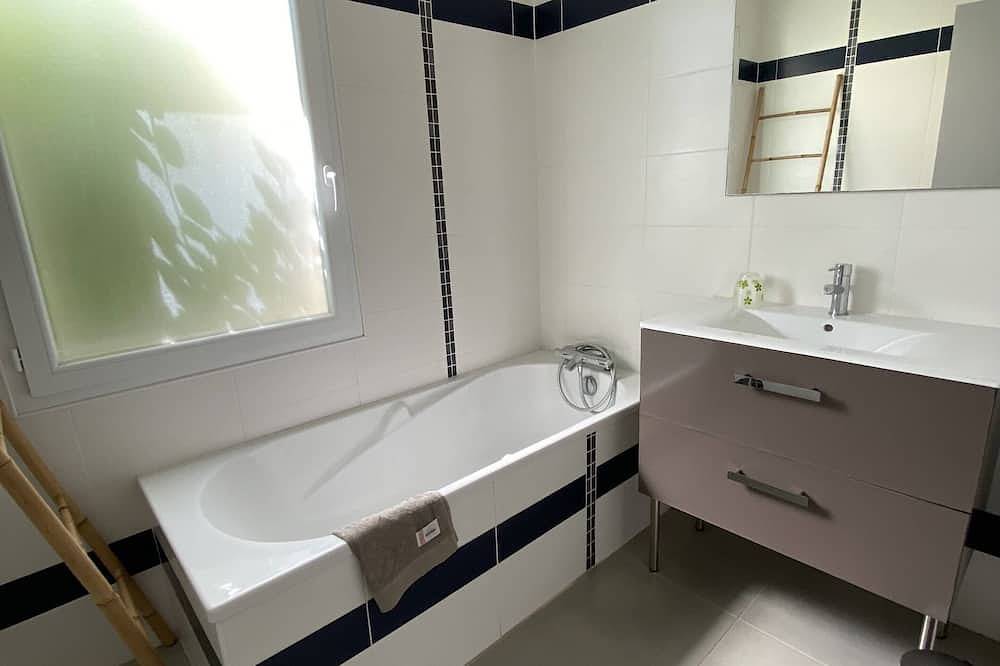 Villa con vista al mar, piscina climatizada in Groix, Côte des Mégalithes