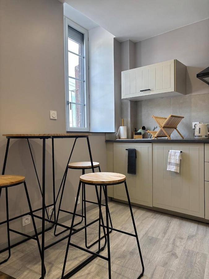 Appartement entier, Appartement avec chambre in Volvic, Parc naturel régional des Volcans d'Auvergne