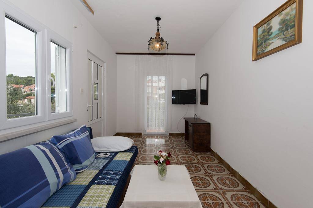 Apartamento entero, Ferienwohnung in Stupin Čeline mit Meerblick, Balkon, Klimaanlage, W-Lan (5149-1) in Rogoznica, Condado de Šibenik-Knin