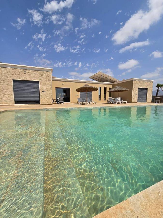 Location de vacances pour 15 personnes, avec terrasse et piscine ainsi que vue et jardin à Berkane - 2