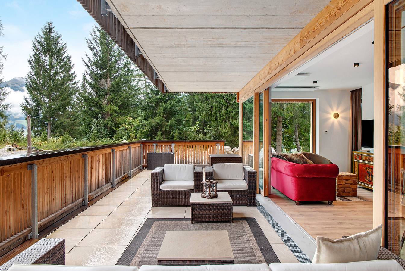 Entire apartment, Apartment 'Zugspitzstudio' with Mountain View, Private Terrace and Wi-Fi in Ehrwald, Ammergau alps (Austria)