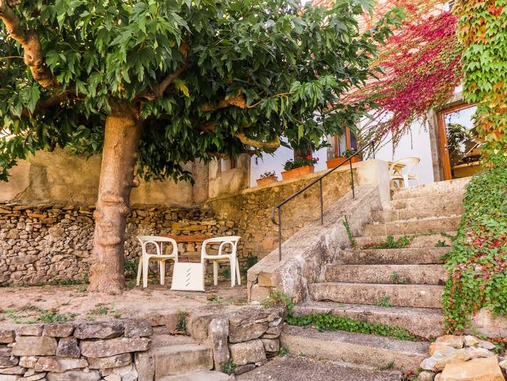 Location de vacances pour 5 personnes, avec piscine ainsi que terrasse et jardin à Montbrun-des-Corbières - 3