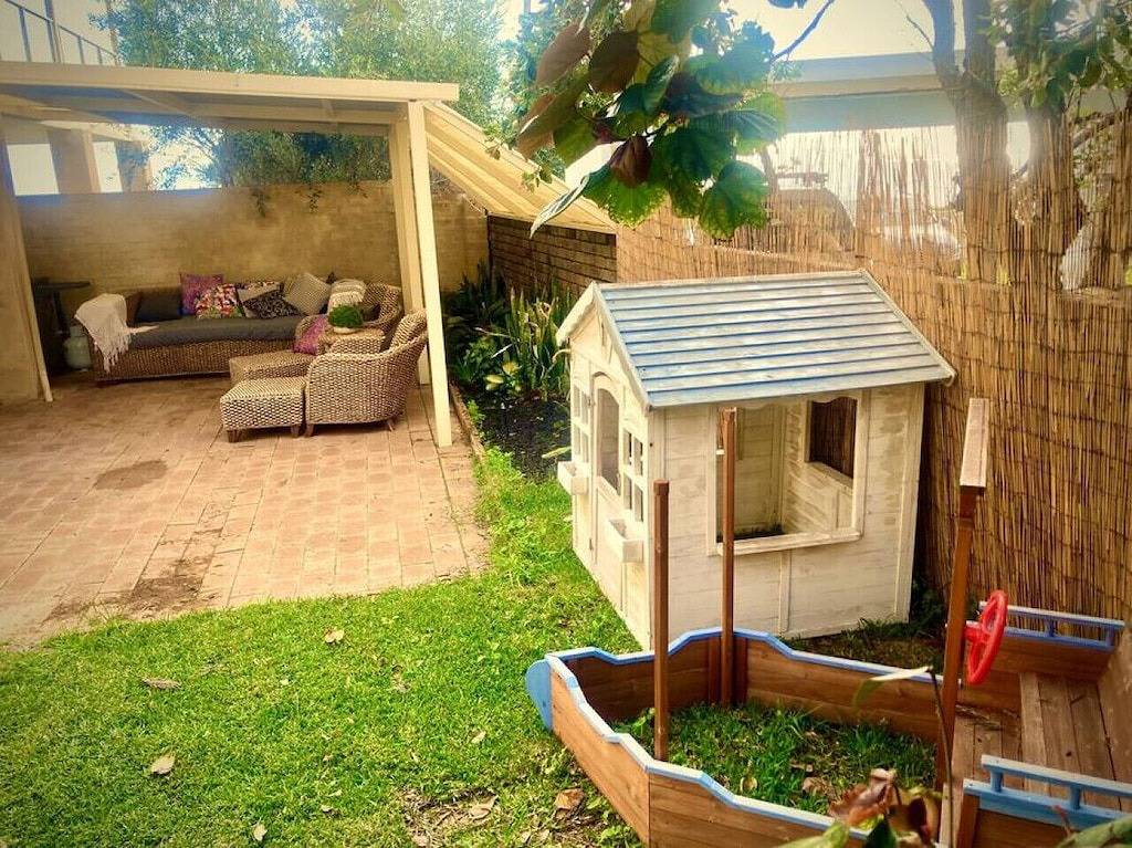 Beach Home: Epic Views: Private Enclosed Yard:Pets in Halls Head, Mandurah