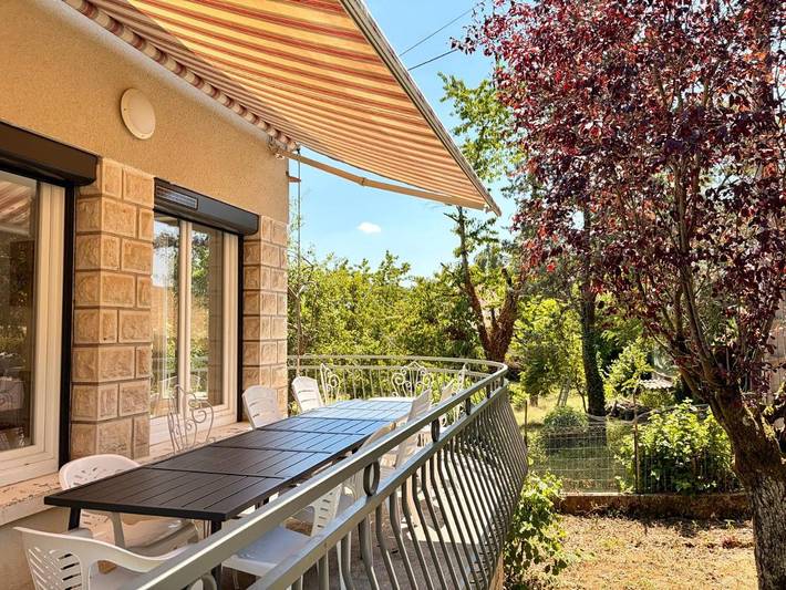 Location de vacances pour 12 personnes, avec Balcon et Terrasse ainsi que Jardin et Vue à Saint-Laurent-les-Tours - 3