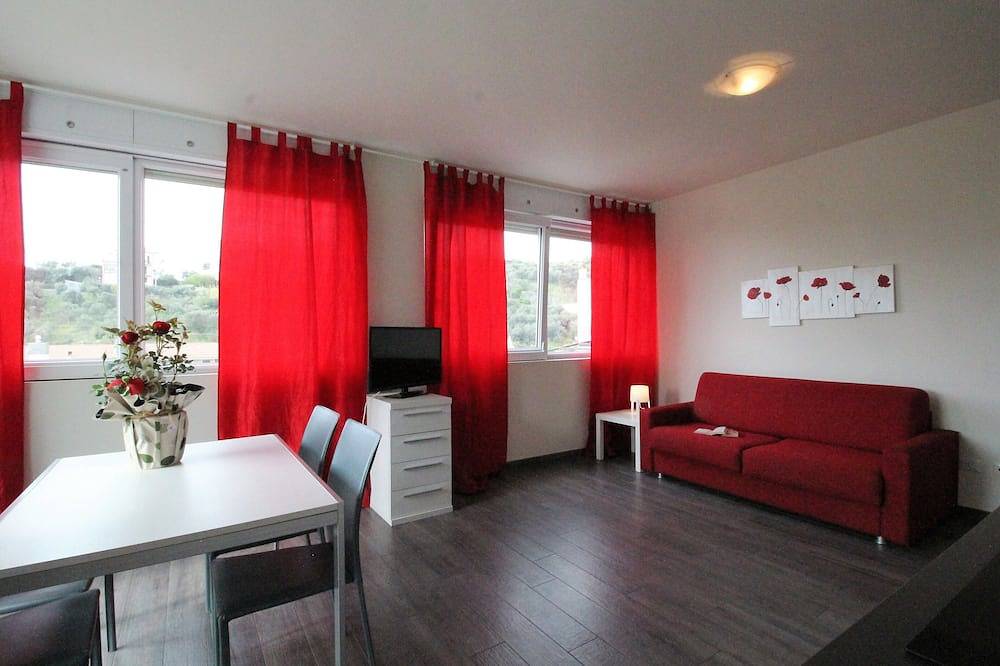 Entire apartment, Residence Felice -14 accommodation 300 meters from the sea, swimming pool, garage, new building in Celle Ligure, Riviera di Ponente
