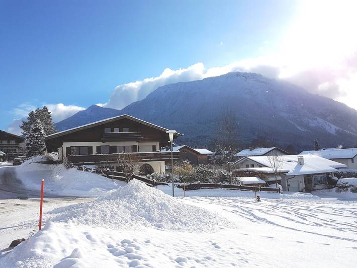 Hütte für 4 Personen, mit Balkon und Terrasse in Ruhpolding
