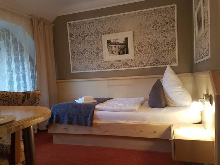 Hotel Restaurant Alter Krug - Einzelzimmer mit Dusche und Wc in Strandbad Kallinchen, Zossen