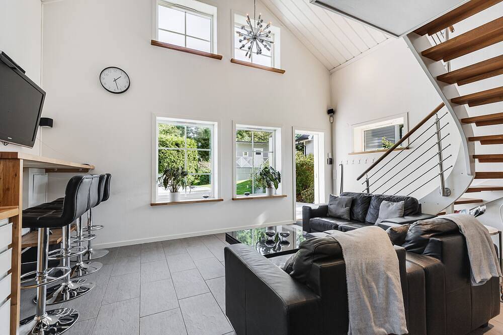 Spa-Kabine mit Jacuzzi und Holzsauna in Mälaren